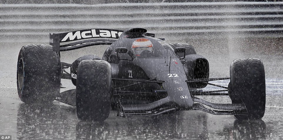 Xe đua F1 siêu an toàn chấp mọi thời tiết